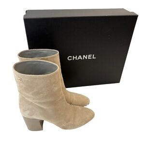 Chanel CC Logo Suede short Boots Beige EU 40 US 10 neutral heel round toe bootie